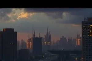 《镜中之人》封面，破碎镜面映出不同时间线